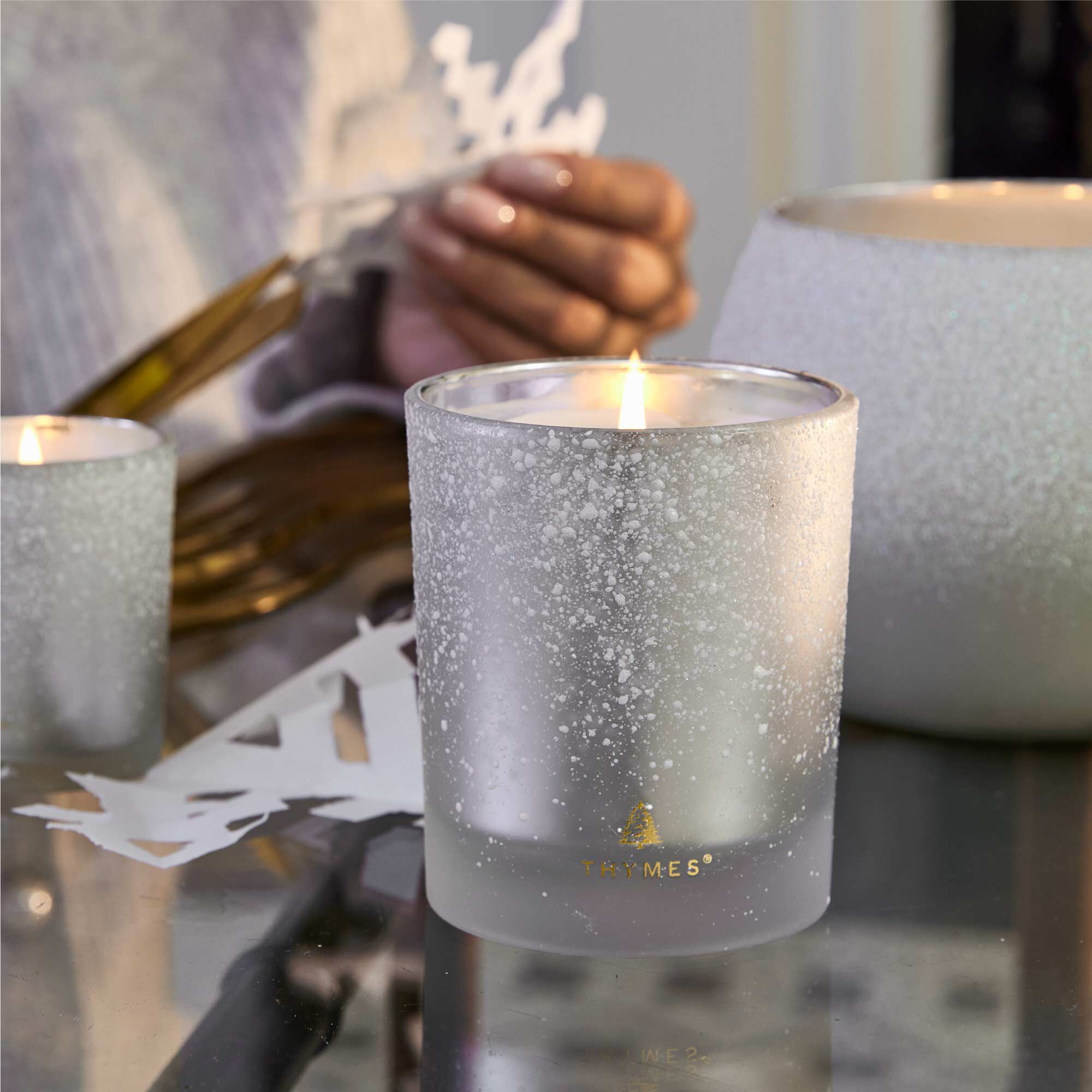 Frasier Fir? Flocked 6.5 oz Poured Candle - Image 3