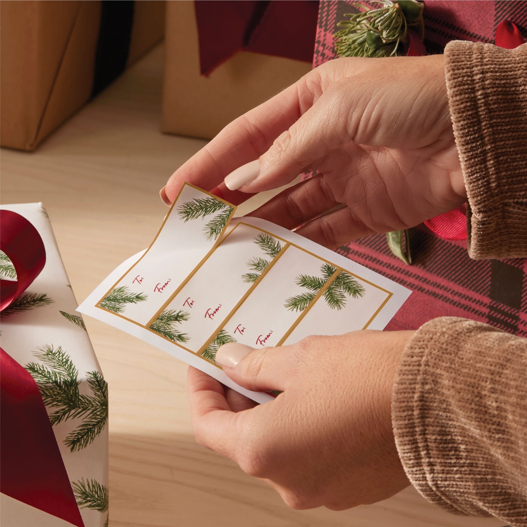 Frasier Fir® Fragranced Adhesive Gift Tags - Image 4